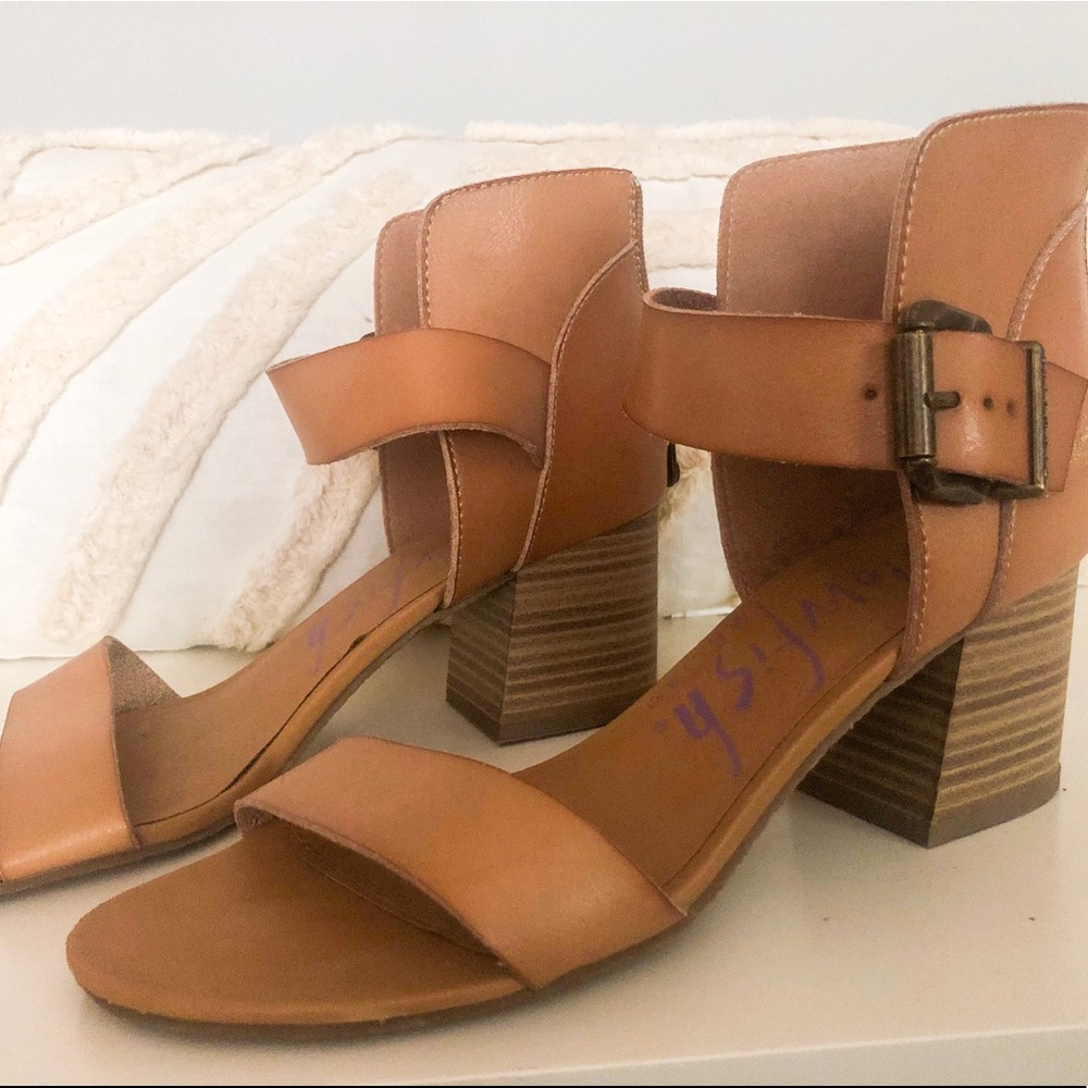 Blowfish chunky heel sandal